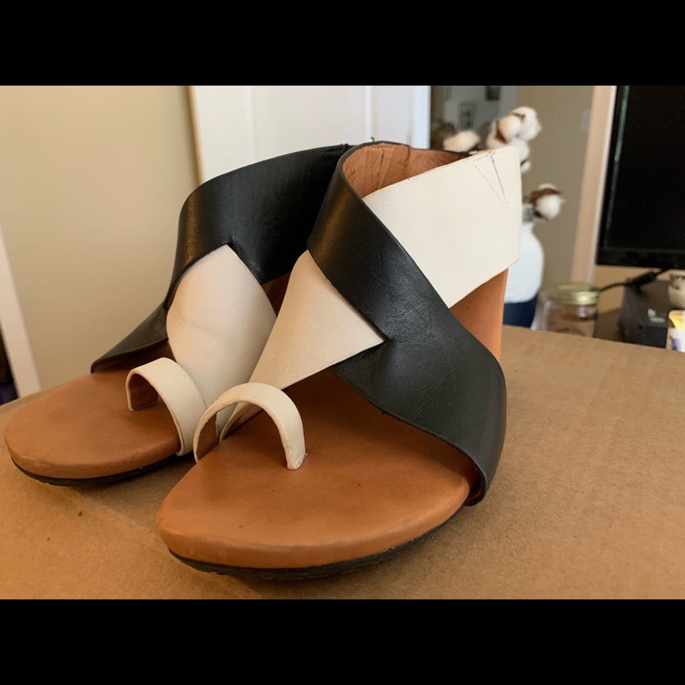 Gentle Souls by Kenneth Cole leather wedge sandal